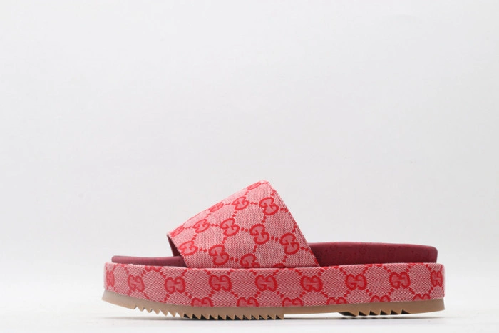 GUCC SANDALS