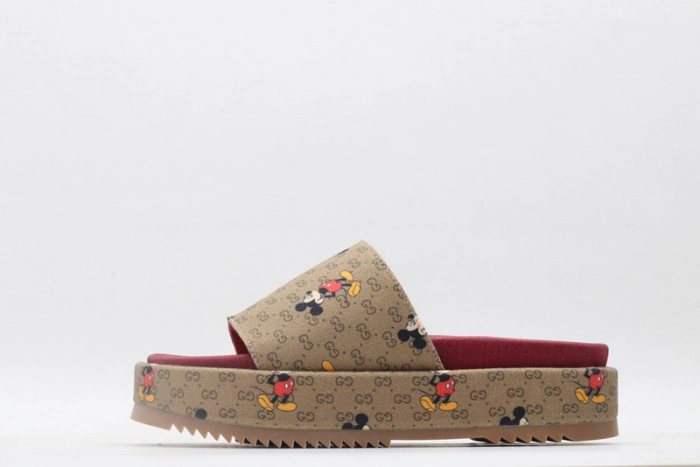 GUCC SANDALS