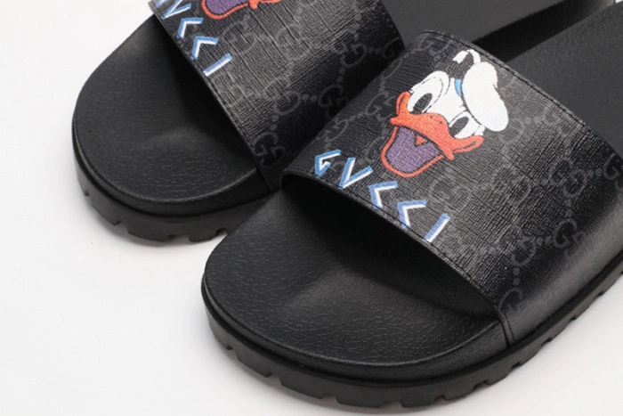 GUCC SANDALS