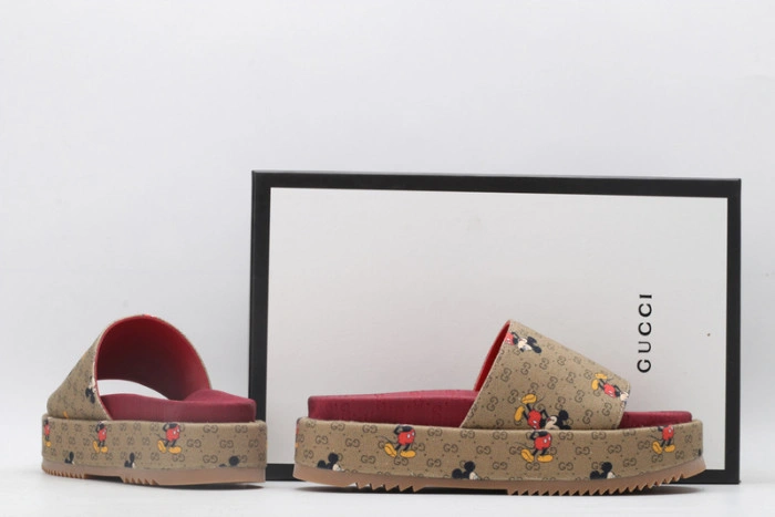 GUCC SANDALS