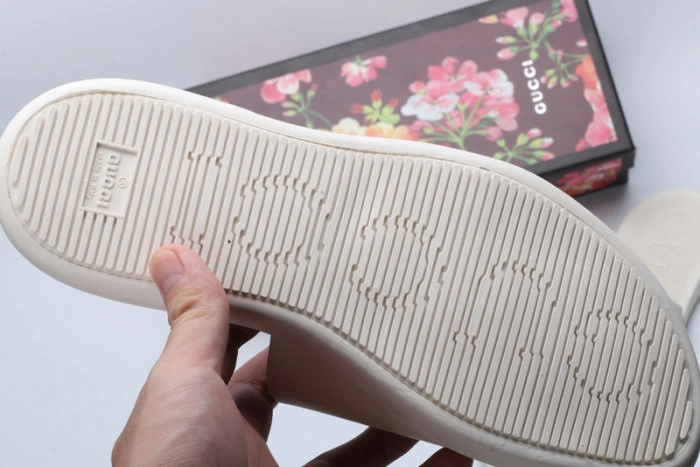 GUCC SANDALS