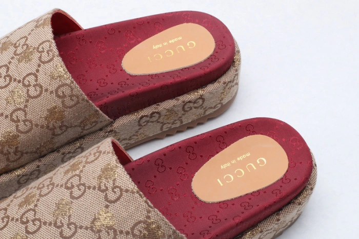 GUCC SANDALS