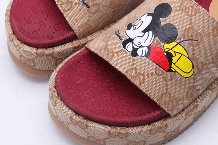 GUCC SANDALS