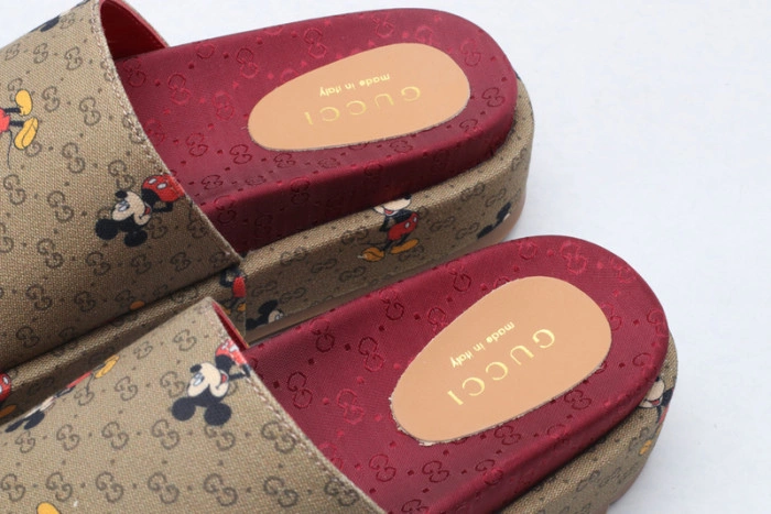 GUCC SANDALS