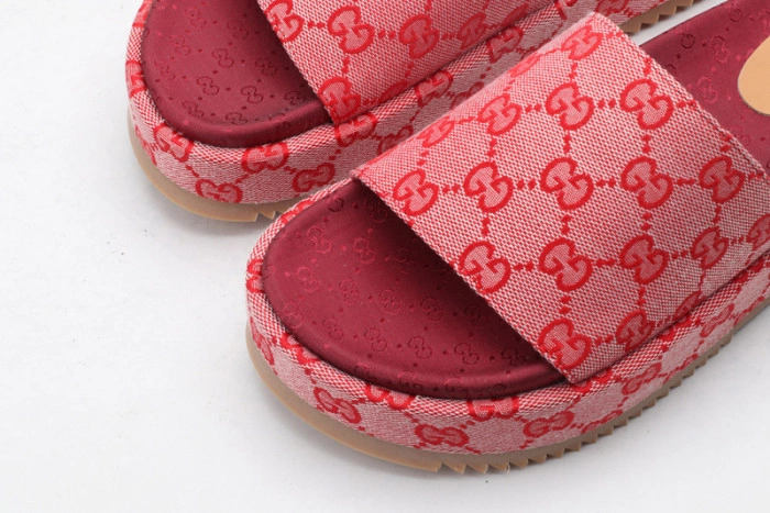 GUCC SANDALS