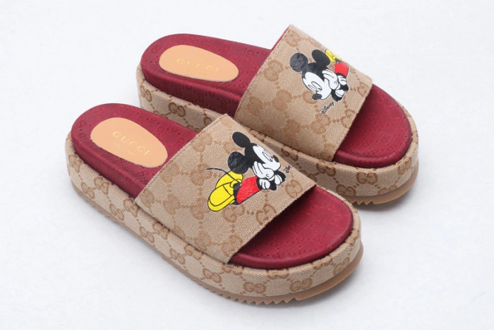GUCC SANDALS