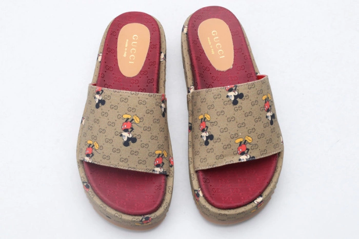 GUCC SANDALS