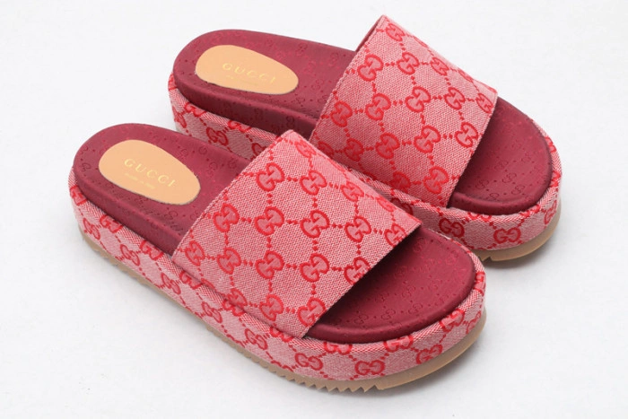 GUCC SANDALS