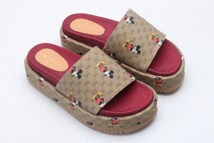 GUCC SANDALS