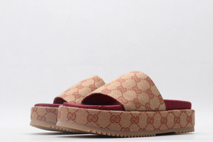 GUCC SANDALS