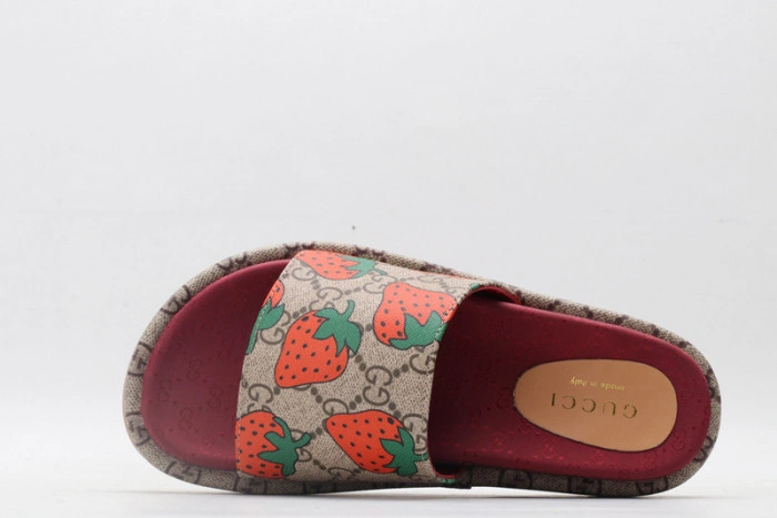 GUCC SANDALS