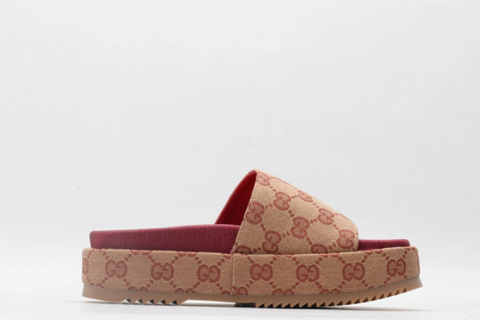 GUCC SANDALS