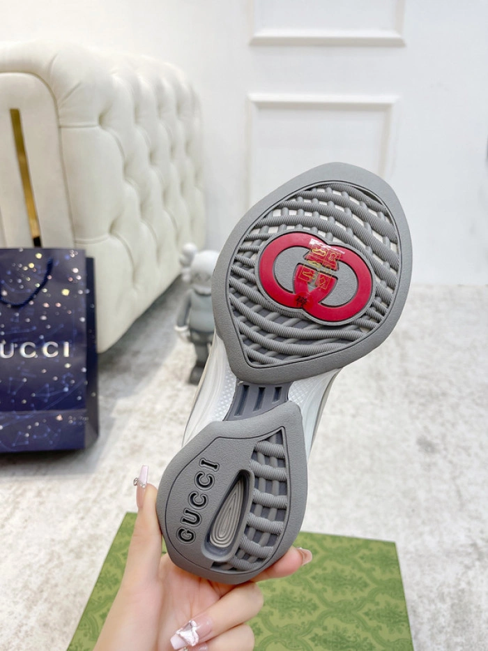 GUCCI Run Sneaker