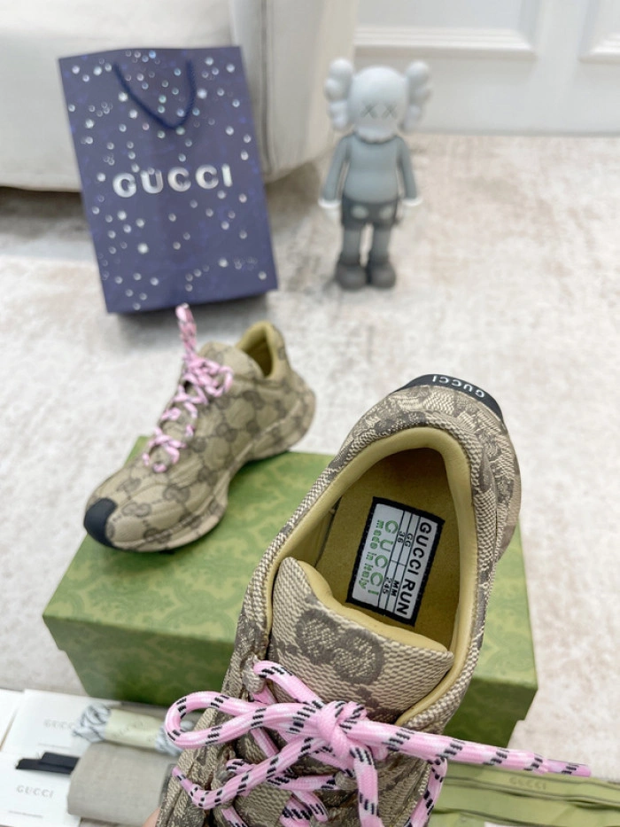 GUCCI Run Sneaker