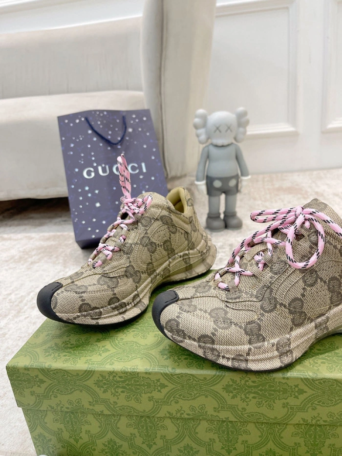 GUCCI Run Sneaker