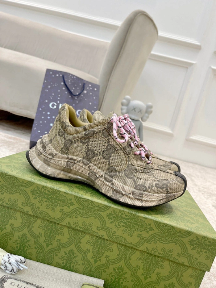 GUCCI Run Sneaker