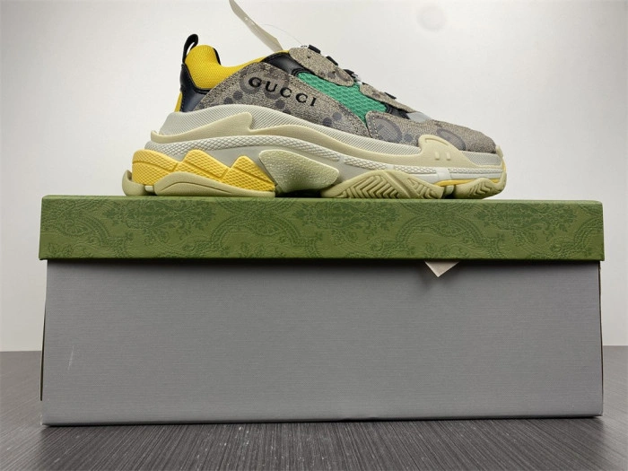 GUCCI*BALENCIAGA
