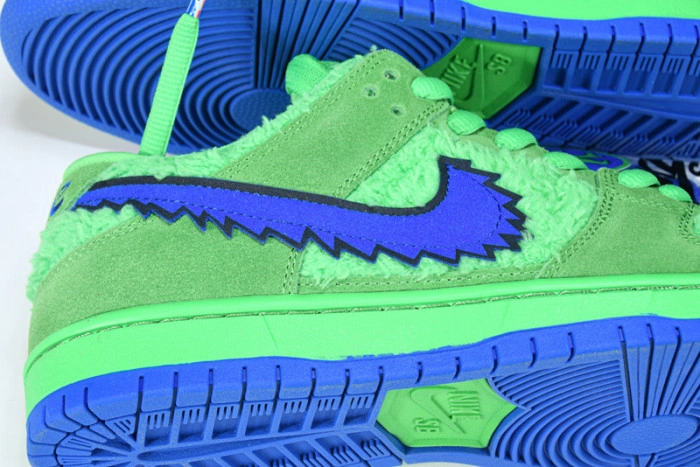 Grateful Dead x Nike SB Dunk Low “Green Bear” CJ5378-300