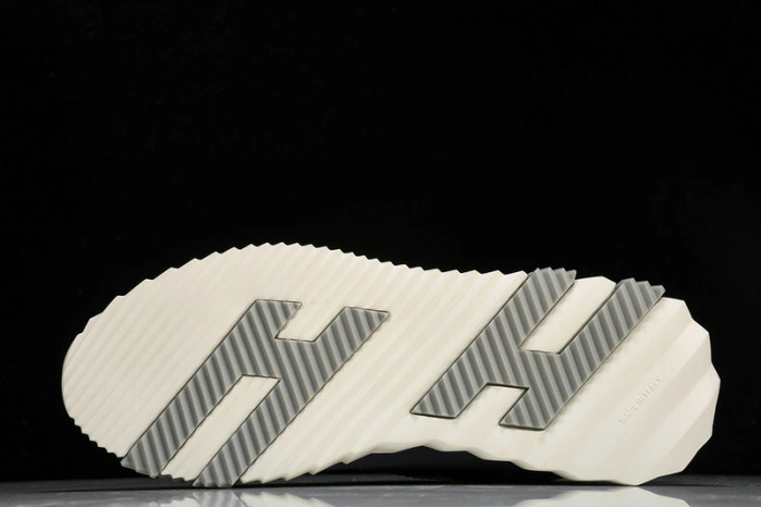 HER*MES Sneaker