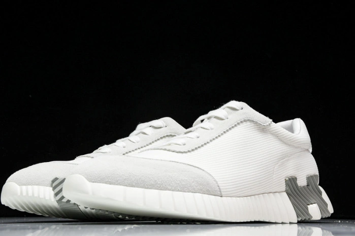 HER*MES Sneaker