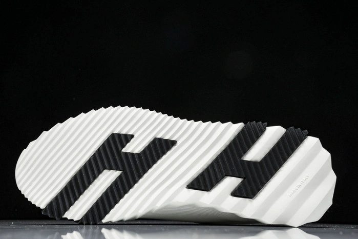 HER*MES Sneaker