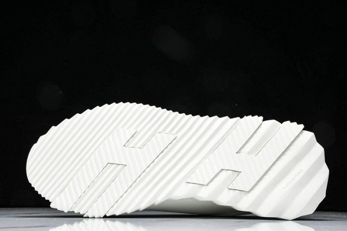 HER*MES Sneaker