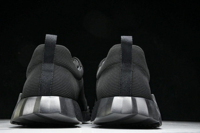 HER*MES Sneaker