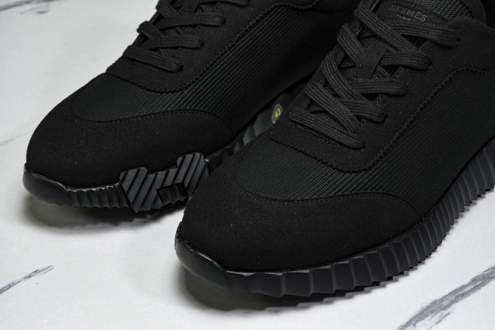 HER*MES Sneaker