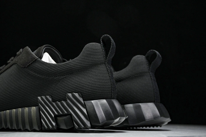 HER*MES Sneaker