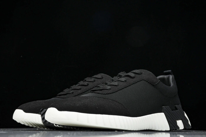 HER*MES Sneaker