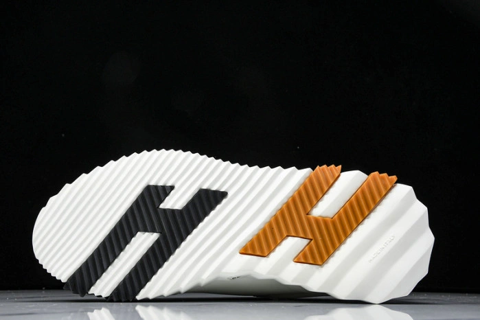 HER*MES Sneaker