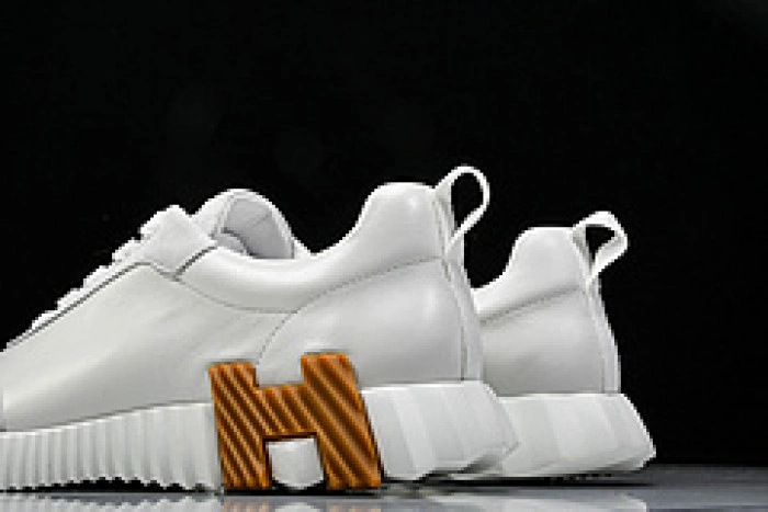 HER*MES Sneaker