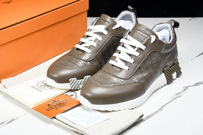HER*MES Sneaker