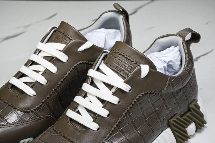 HER*MES Sneaker