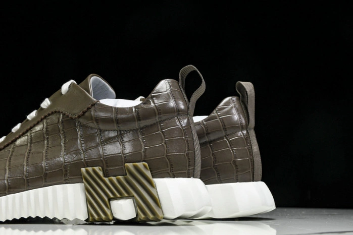 HER*MES Sneaker