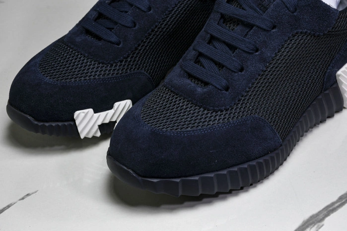 HER*MES Sneaker