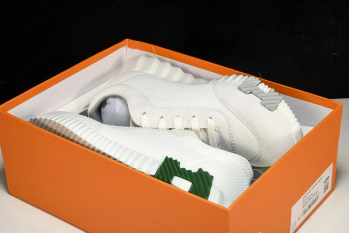 HER*MES Sneaker