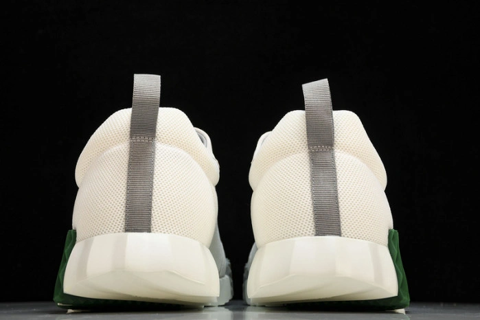 HER*MES Sneaker