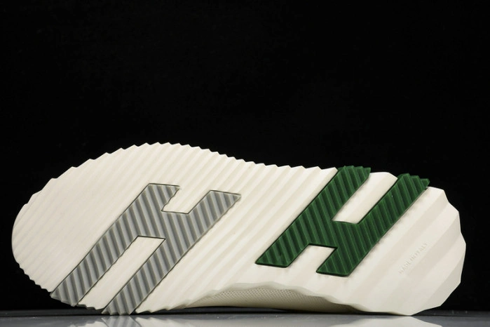 HER*MES Sneaker
