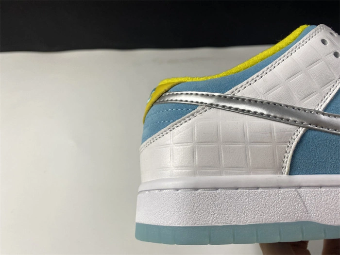 How the FTC x Nike SB Dunk Low DH7687-400