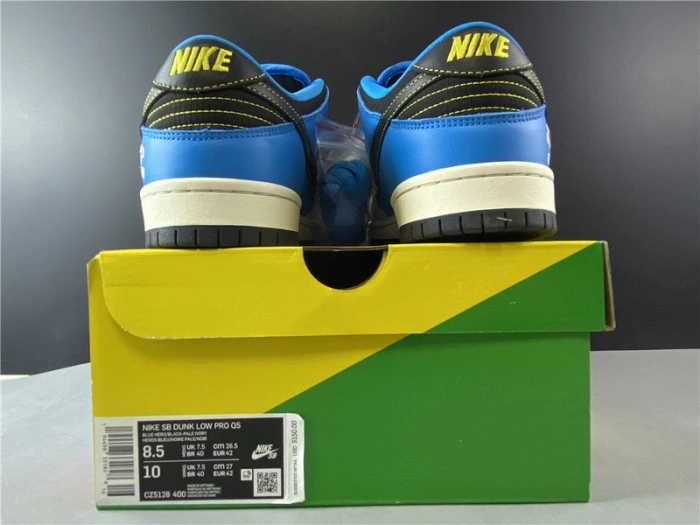 Instant Skateboard x Nike Dunk SB Low CZ5128-400