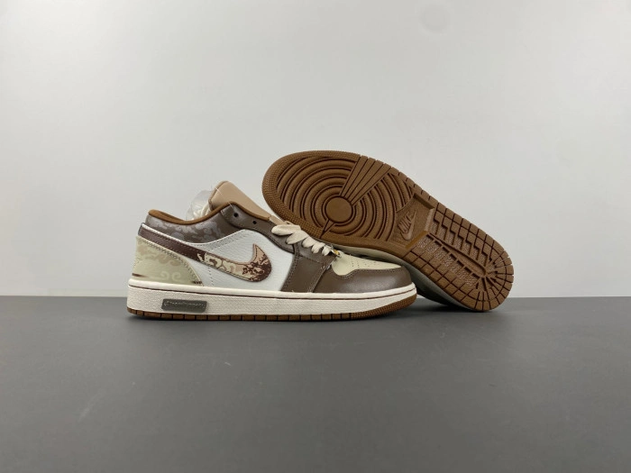 JORDAN 1 RETRO LOW  HF5743-221