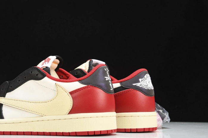 JORDAN 1 RETRO LOW OG SP TRAVIS SCOTT   DM7866--140