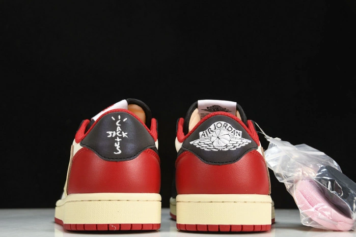 JORDAN 1 RETRO LOW OG SP TRAVIS SCOTT   DM7866--140