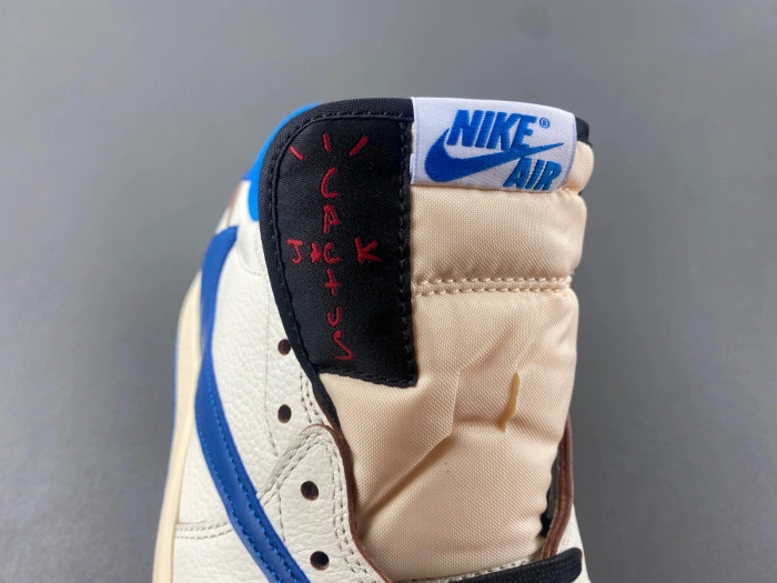 JORDAN 1 RETRO LOW OG SP TRAVIS SCOTT   DM7866-104