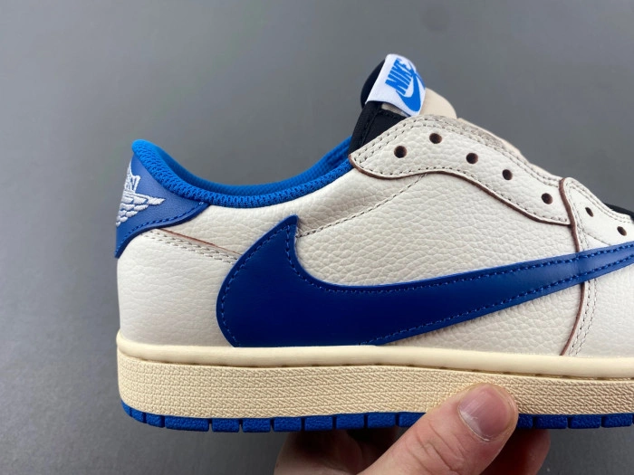 JORDAN 1 RETRO LOW OG SP TRAVIS SCOTT   DM7866-104