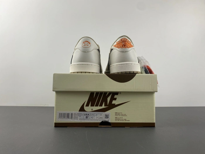 JORDAN 1 RETRO LOW OG SP TRAVIS SCOTT   DZ137-701