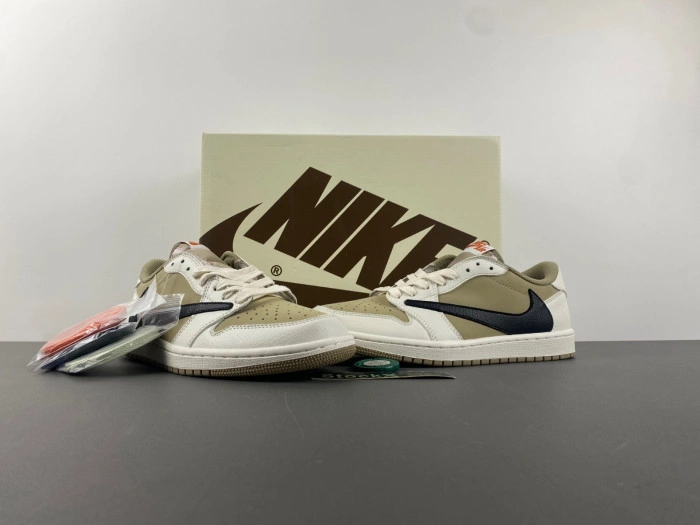 JORDAN 1 RETRO LOW OG SP TRAVIS SCOTT   DZ137-701