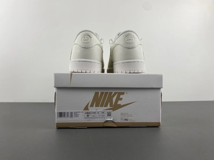 JORDAN 1 RETRO LOW OG SP TRAVIS SCOTT   OG1228-111