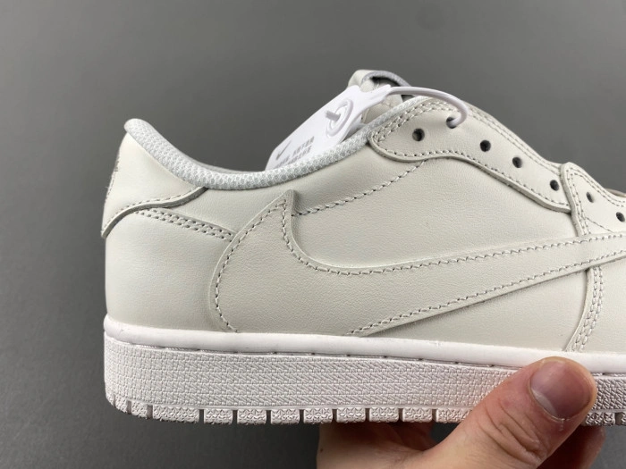 JORDAN 1 RETRO LOW OG SP TRAVIS SCOTT   OG1228-111